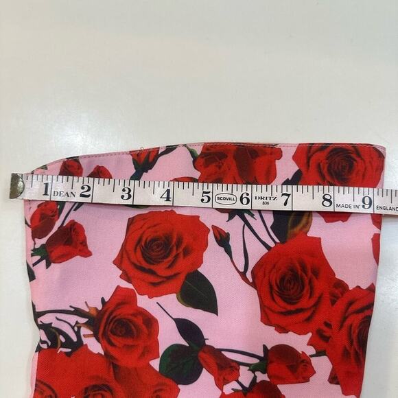 Thigh High Rose Print Boots. 4.5”L Heel. 9”W at the top. 5”W at ankle. Size 6 - Picture 5 of 7